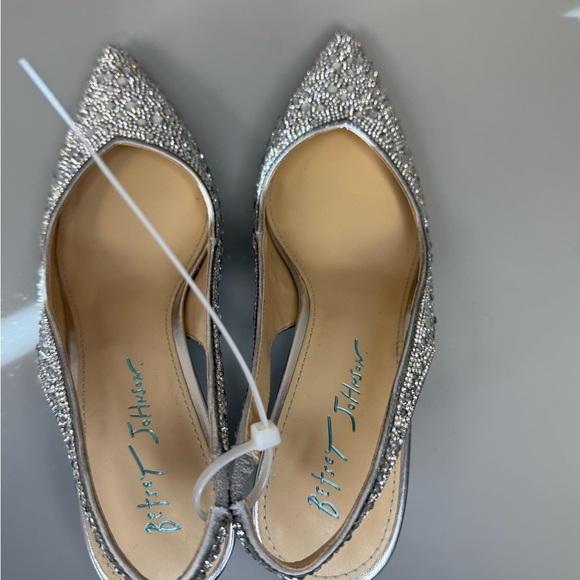 Betsey Johnson Women's Clark Pump Size 7‎ sparkle elegant slighback heels - Picture 7 of 7